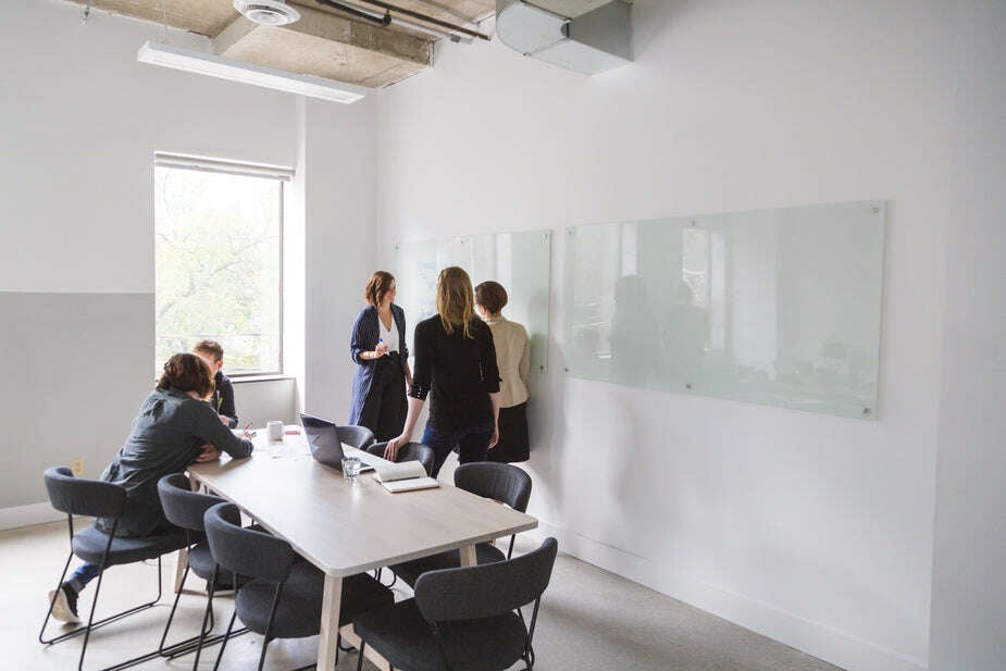 team-brainstorm-in-modern-office